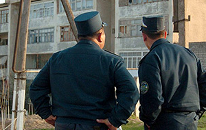 “Кучайтирилган режим”. Сайлов олдидан Ўзбекистондаги фаолларнинг ҳаракати чекланди