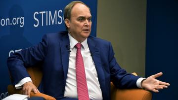 Россия Украинага қурол берилаётганидан яна нолиди